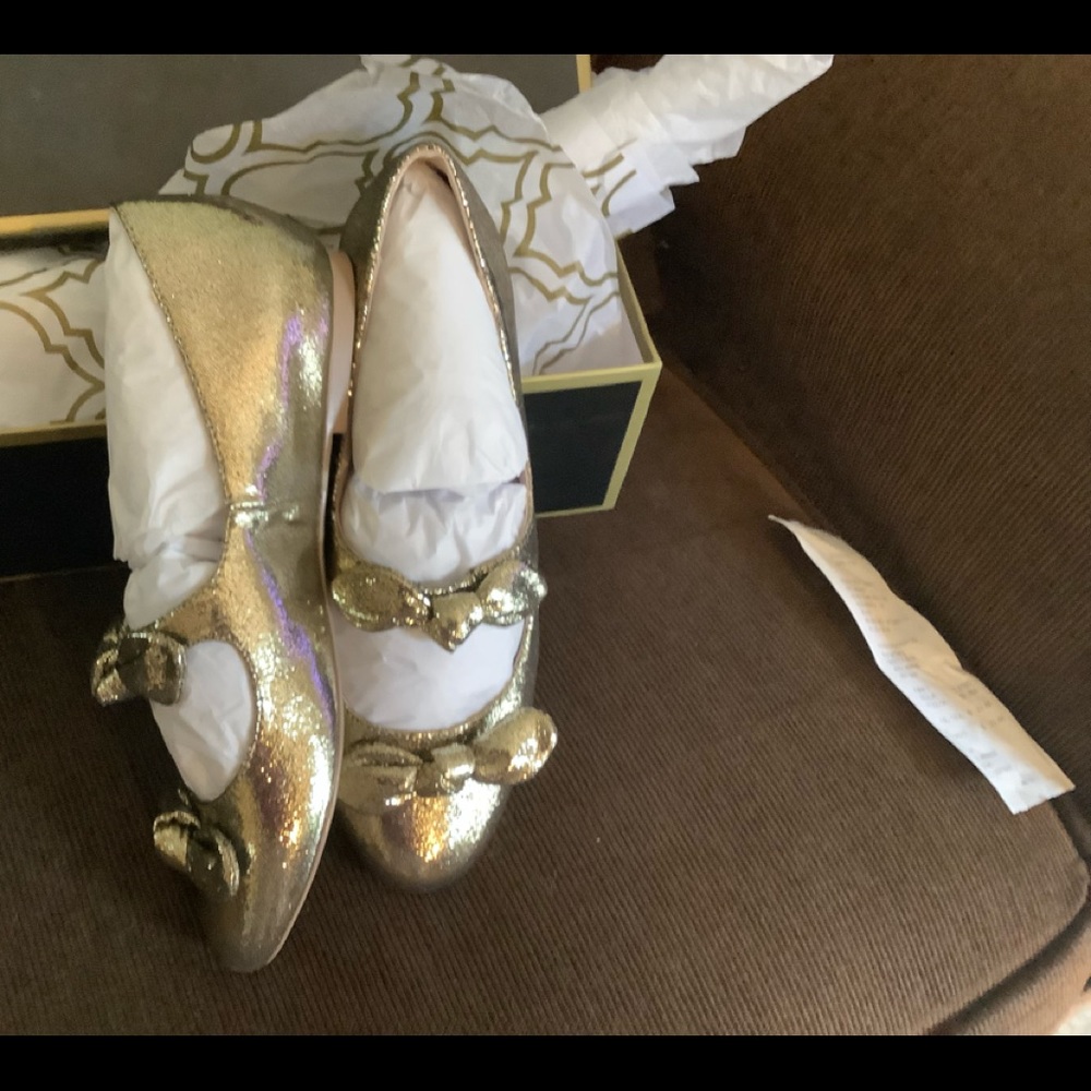 Brand new Bronze two bow shoes